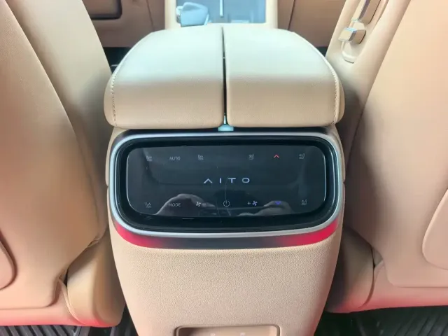 Aito M7 — Фото автомобиля 11