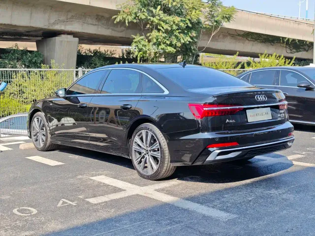 Audi A6L — Фото автомобиля 9