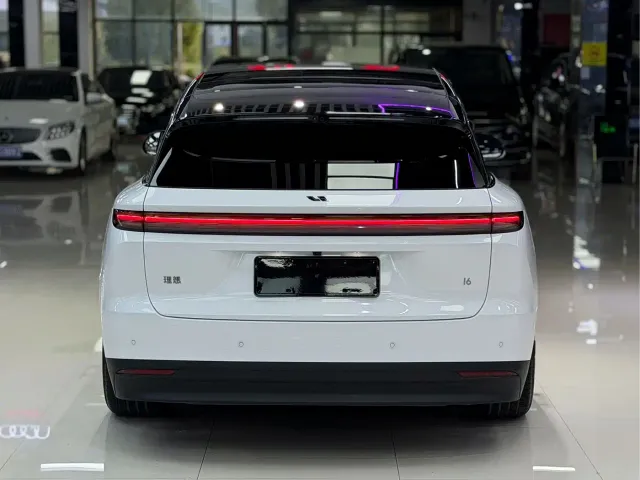 Li Auto i6 — Фото автомобиля 12