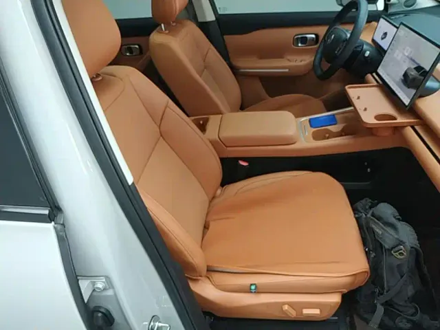 Leapmotor C10 — Фото автомобиля 24
