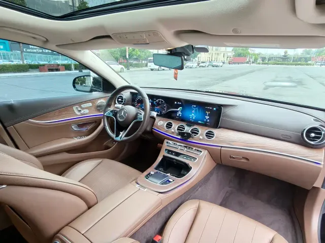 Mercedes-Benz E-Class — Фото автомобиля 18