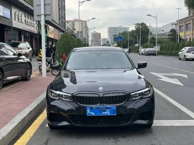 BMW BMW 3 Series 2022 325Li M Sport Shadow Edition — Фото автомобиля 2