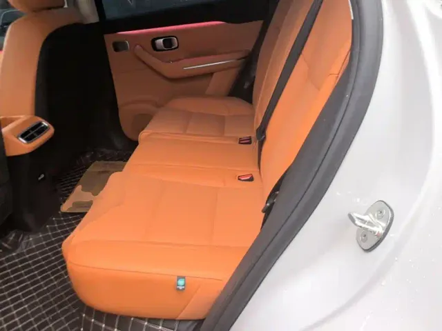 Leapmotor C10 — Фото автомобиля 16