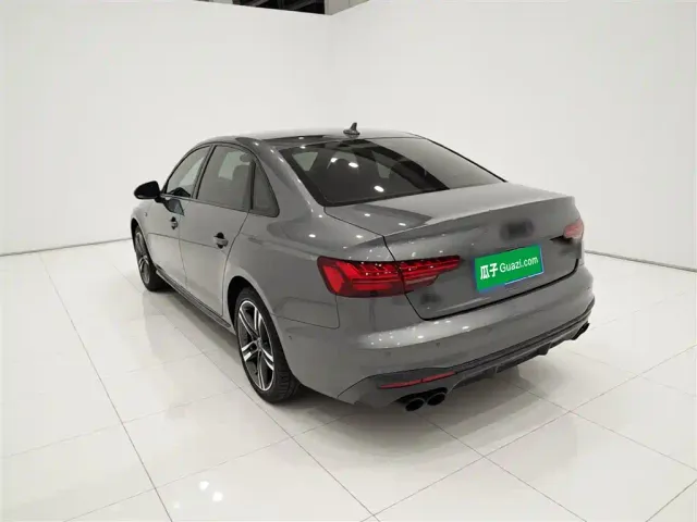 Audi A4L — Фото автомобиля 4