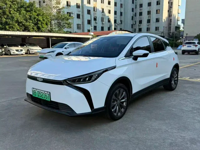 Geely Geometry M6 — Фото автомобиля 3