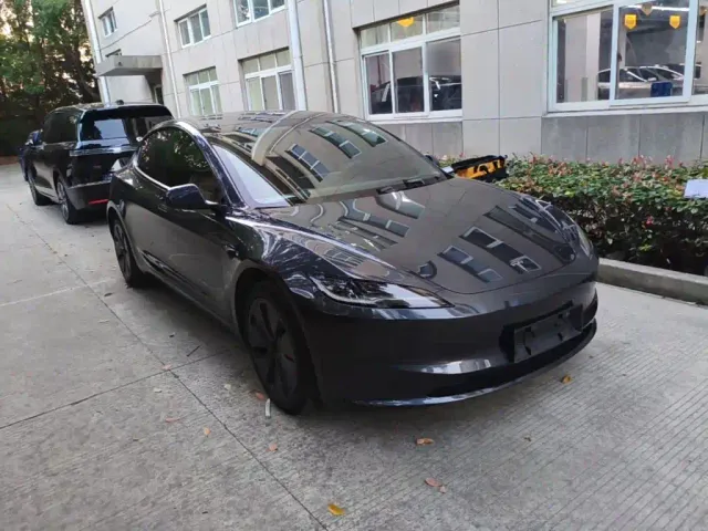 Tesla Model 3 — Фото автомобиля 3