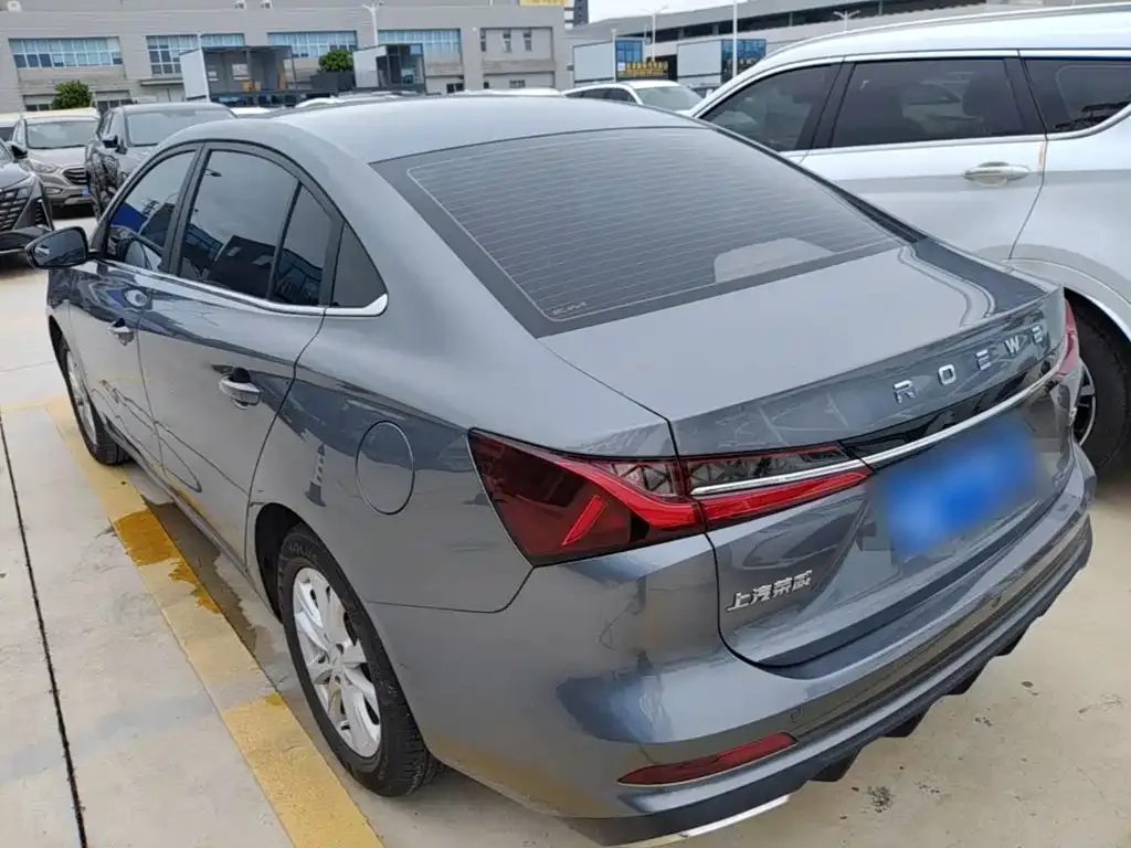 Roewe Roewe i5 2023 1.5L CVT Luxury Edition — Фото автомобиля 22