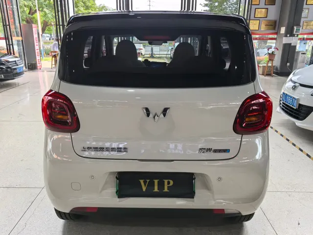 Wuling Motors Hongguang MINIEV 2025 4-Door Premium+ Edition — Фото автомобиля 5