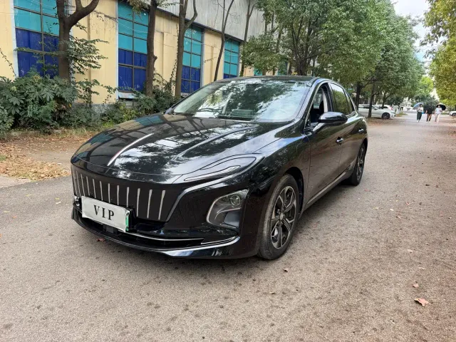 Hongqi E-QM5 — Фото автомобиля 3
