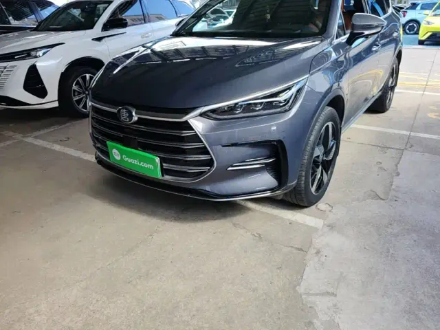 BYD Tang — Фото автомобиля 23