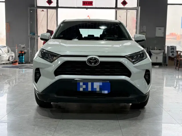 Toyota RAV4 — Фото автомобиля 2