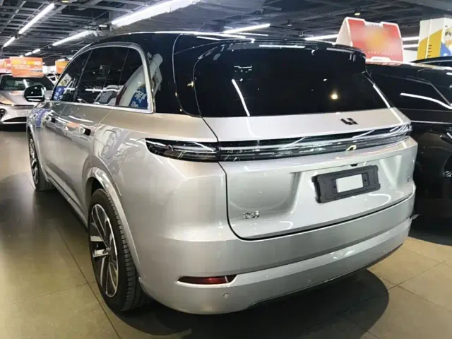 Li Auto L7 — Фото автомобиля 4