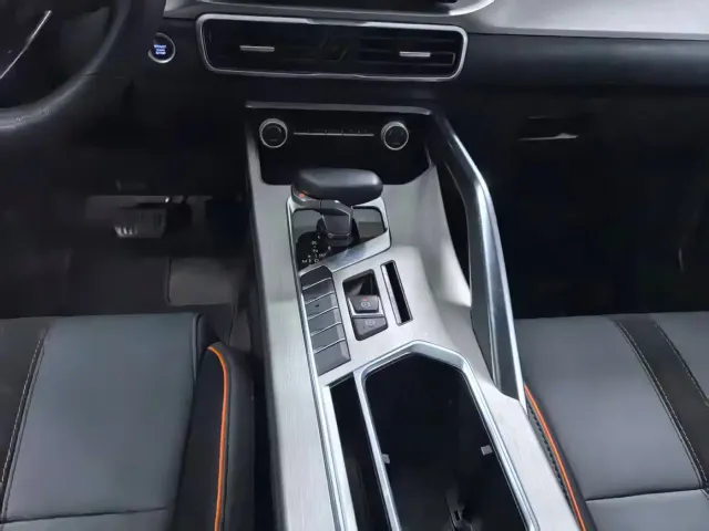 Geely Binyue — Фото автомобиля 15
