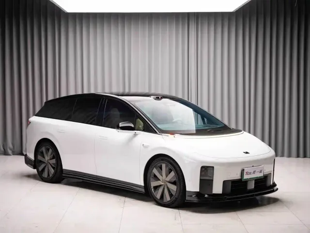Li Auto i6 — Фото автомобиля 4