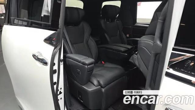 Toyota Alphard — Фото автомобиля 17
