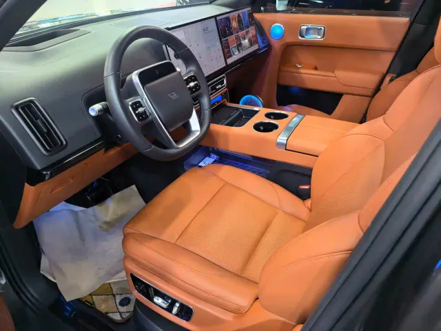 Li Auto L8 — Фото автомобиля 5