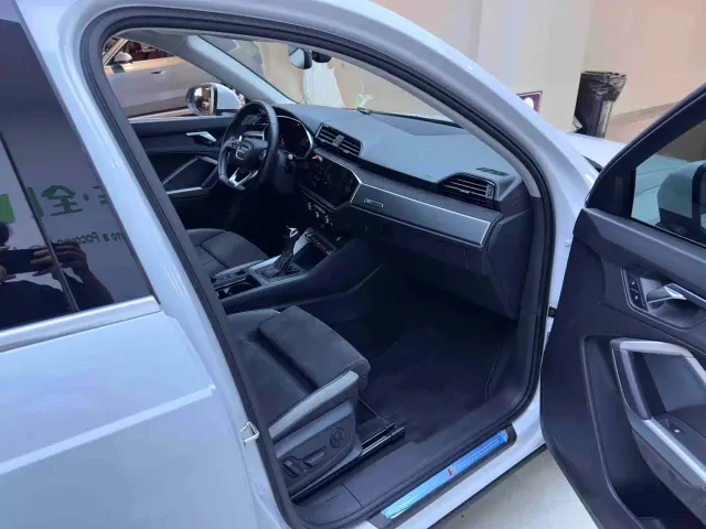Audi Q3 — Фото автомобиля 10