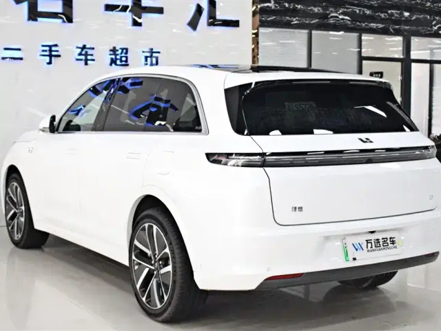Li Auto L7 — Фото автомобиля 15