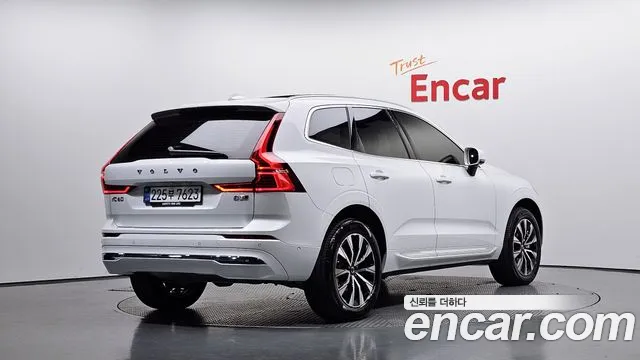 Volvo XC60 2nd Gen — Фото автомобиля 2