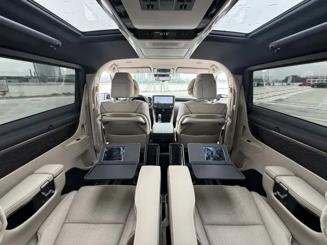 Toyota Vellfire — Фото автомобиля 12