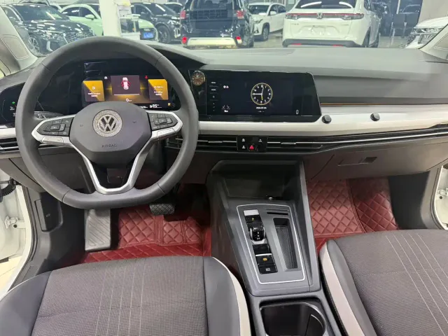 Volkswagen Golf — Фото автомобиля 18