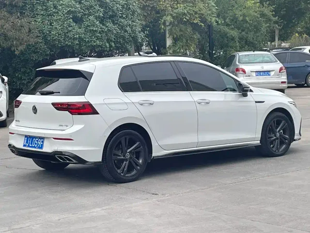 Volkswagen Golf — Фото автомобиля 4