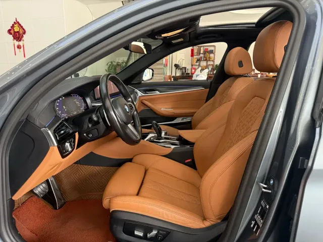 BMW 5 Series — Фото автомобиля 4
