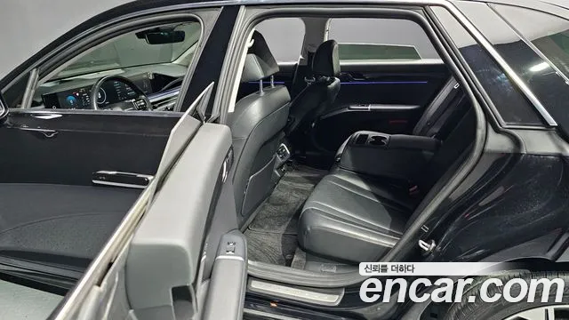 Hyundai Grandeur Grandeur (GN7) 2.5 Бензин 2WD — Фото автомобиля 27