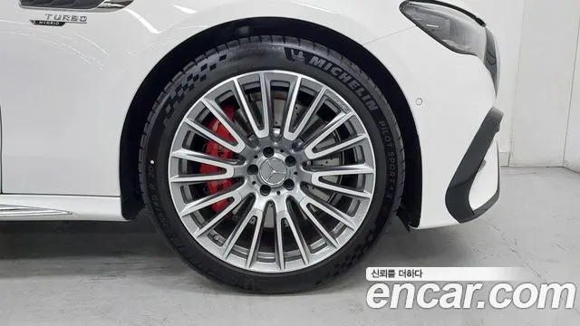 Mercedes-Benz E-Class — Фото автомобиля 5