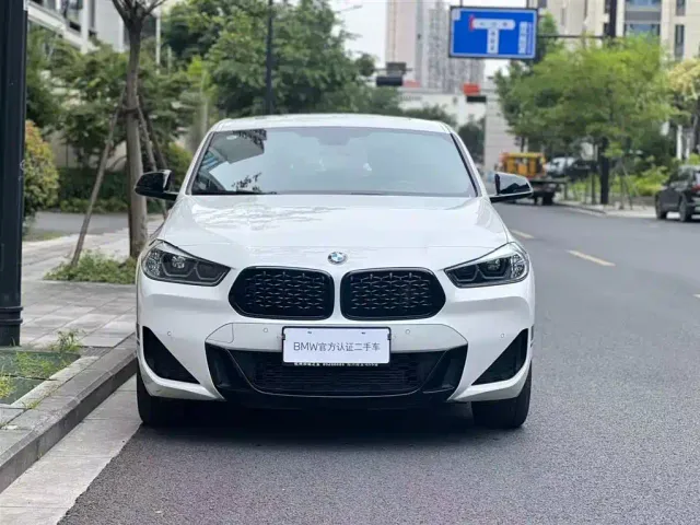 Фотография автомобиля — BMW X2