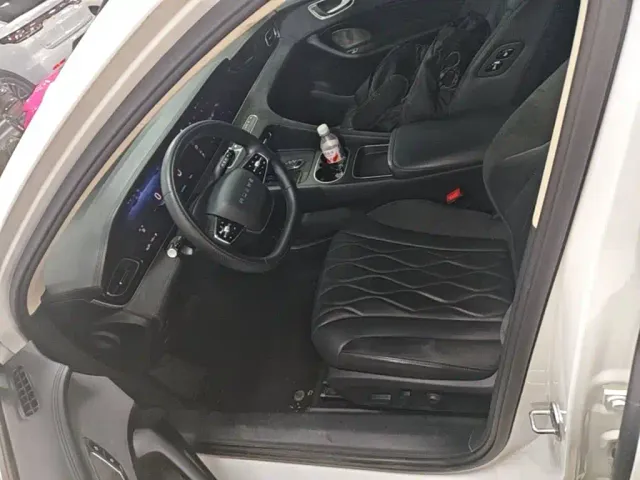 Roewe D7 — Фото автомобиля 14