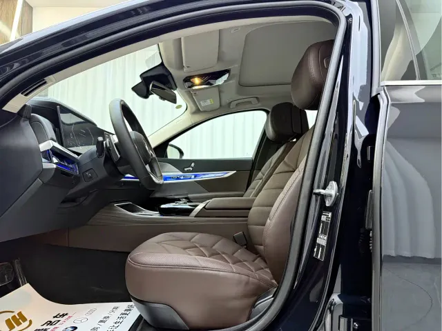 BMW 7 Series — Фото автомобиля 4