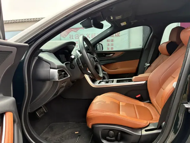 Jaguar XEL — Фото автомобиля 4
