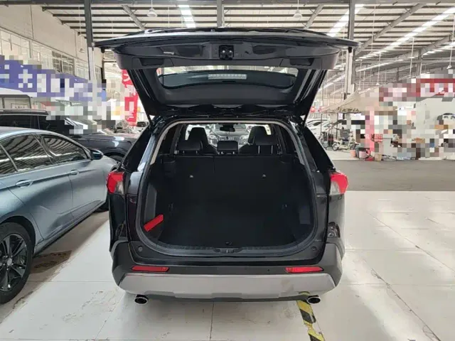 Toyota RAV4 — Фото автомобиля 18