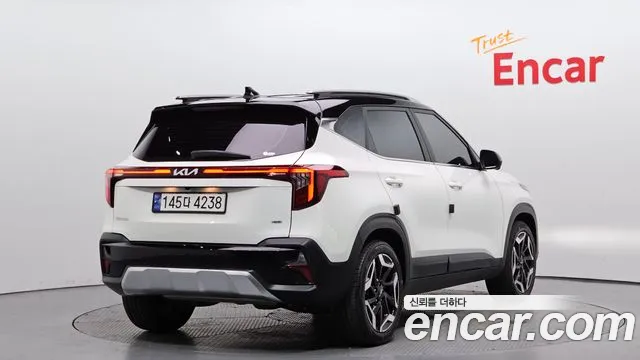Kia Seltos Новый Seltos Бензин 1.6 Turbo 4WD — Фото автомобиля 2