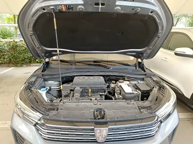 Roewe RX3 — Фото автомобиля 19