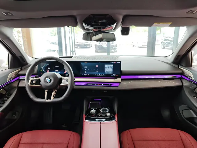 BMW 5 Series — Фото автомобиля 10