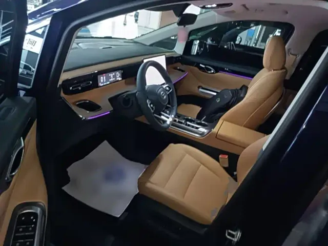 GAC Trumpchi E8 — Фото автомобиля 14
