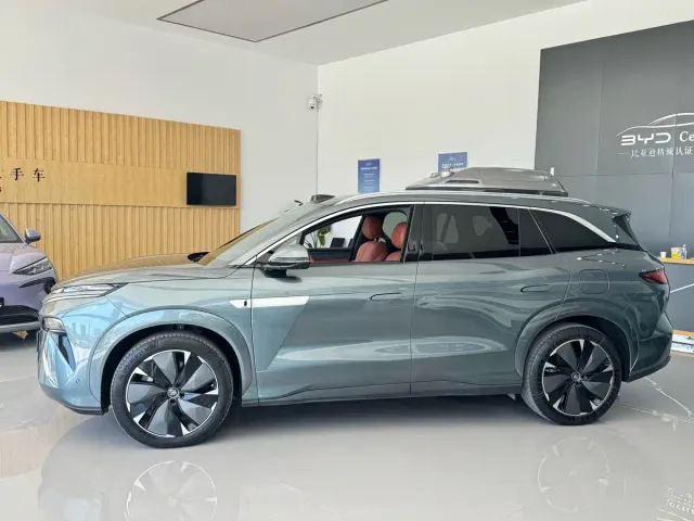 BYD Tang L — Фото автомобиля 3