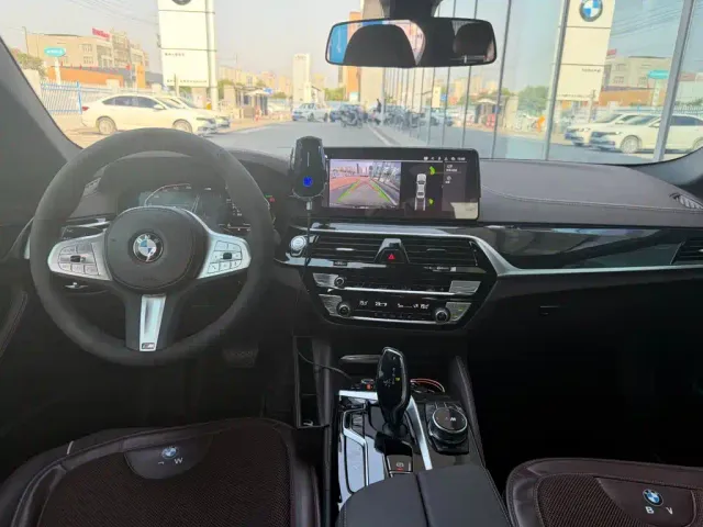 BMW 5 Series — Фото автомобиля 8