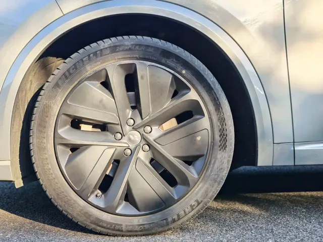 Li Auto L8 — Фото автомобиля 13