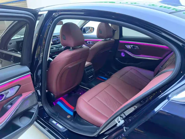 BMW 3 Series — Фото автомобиля 11