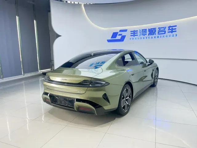 Xiaomi SU7 — Фото автомобиля 4