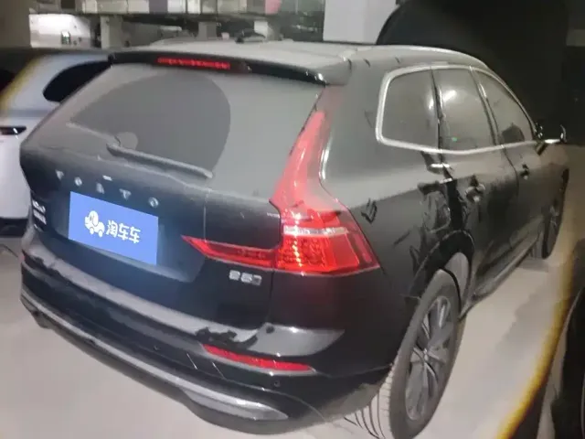 Volvo XC60 — Фото автомобиля 3