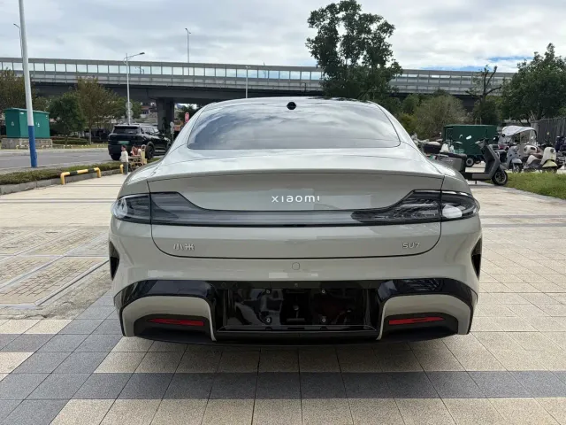 Xiaomi SU7 — Фото автомобиля 13