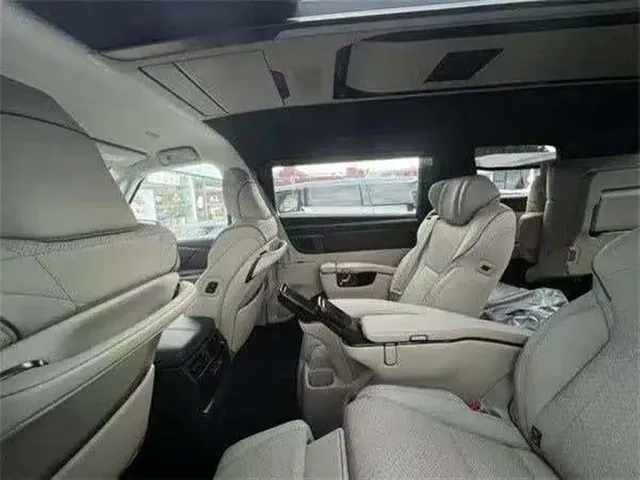 Toyota Alphard — Фото автомобиля 5