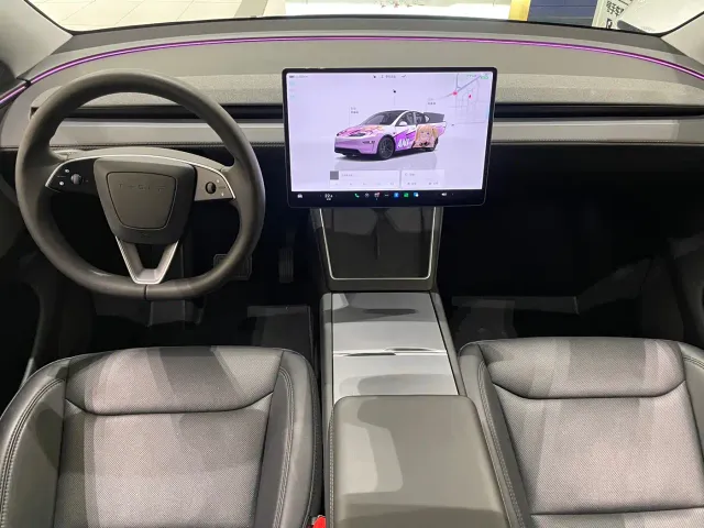 Tesla Model Y — Фото автомобиля 10