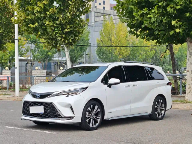 Фотография автомобиля — Toyota Granvia