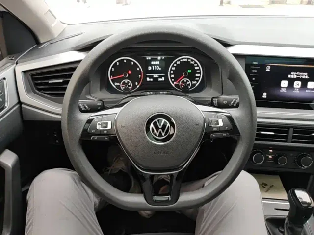 Volkswagen Polo — Фото автомобиля 10