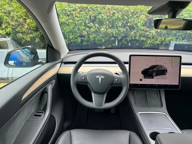 Tesla Model Y — Фото автомобиля 5